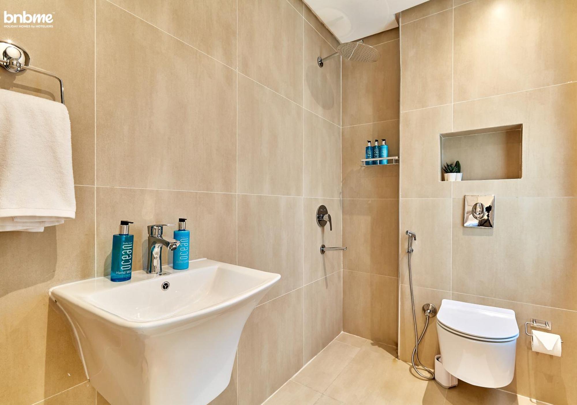 Unbookable-bnbmehomes - 2br With Pvt Terrace Nr Kingdom Arena -31d
