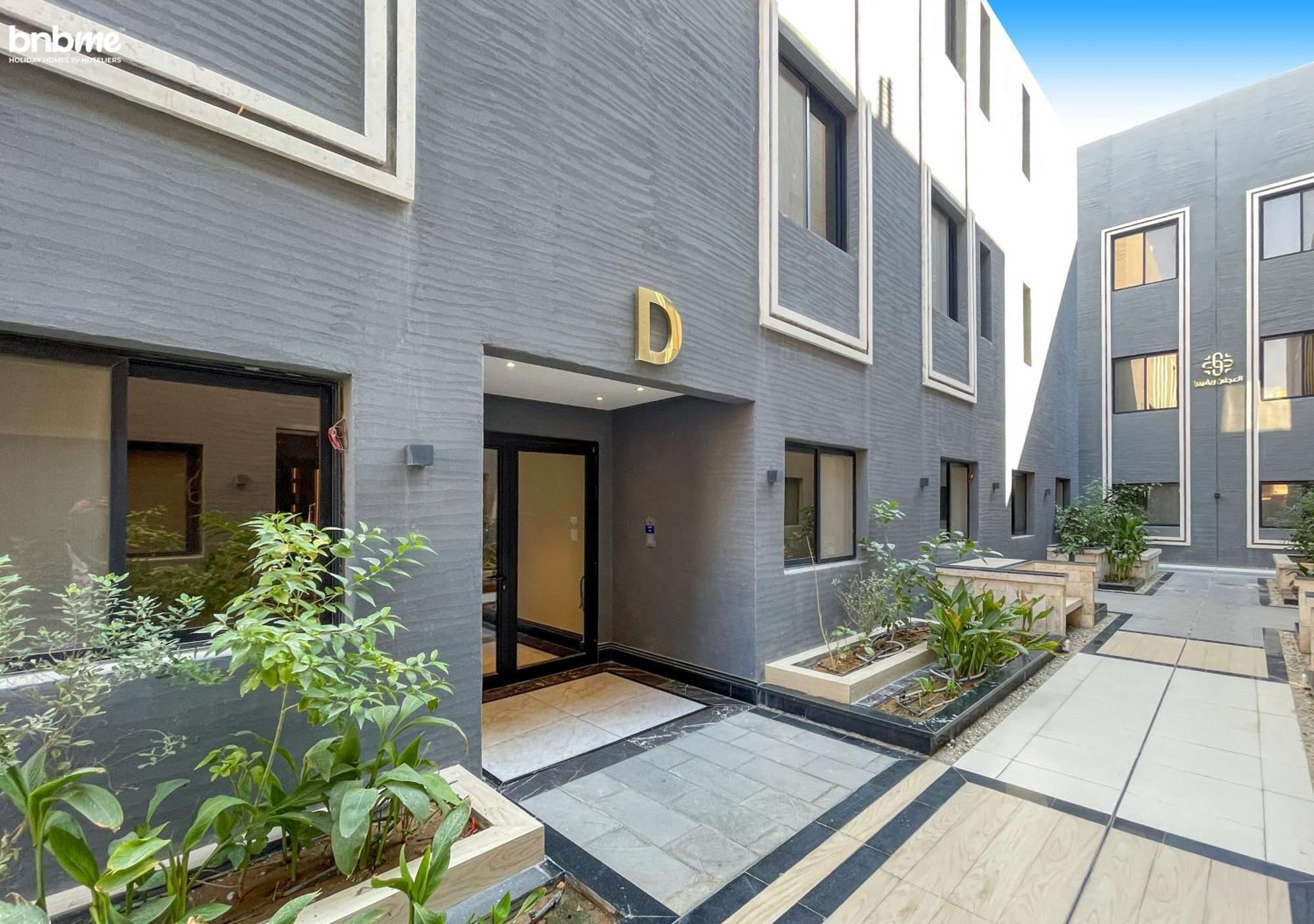 Unbookable-bnbmehomes - 2br With Pvt Terrace Nr Kingdom Arena -31d Apartment